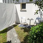 Belle Maisonnette Avec Jardin 2 Pas Du Vieux Port * Λα Ροσέλ