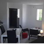 Belle Maisonnette Avec Jardin 2 Pas Du Vieux Port Λα Ροσέλ