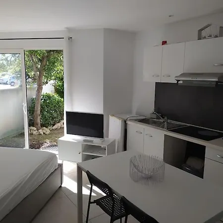 Ferienhaus Belle Maisonnette Avec Jardin 2 Pas Du Vieux Port La Rochelle (Charente-Maritime)