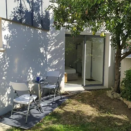 Belle Maisonnette Avec Jardin 2 Pas Du Vieux Port Λα Ροσέλ